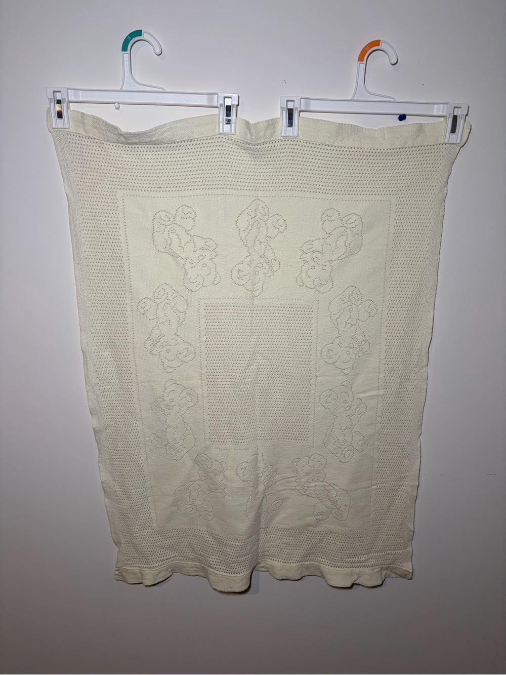 White Cotton Knitted Teddy Bear Crib Baby Blanket 44x30 in Vintage
